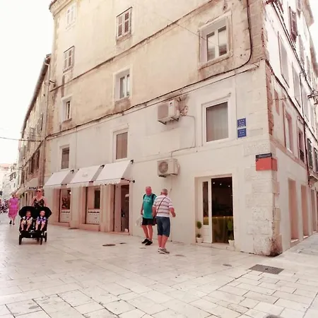 Center Split